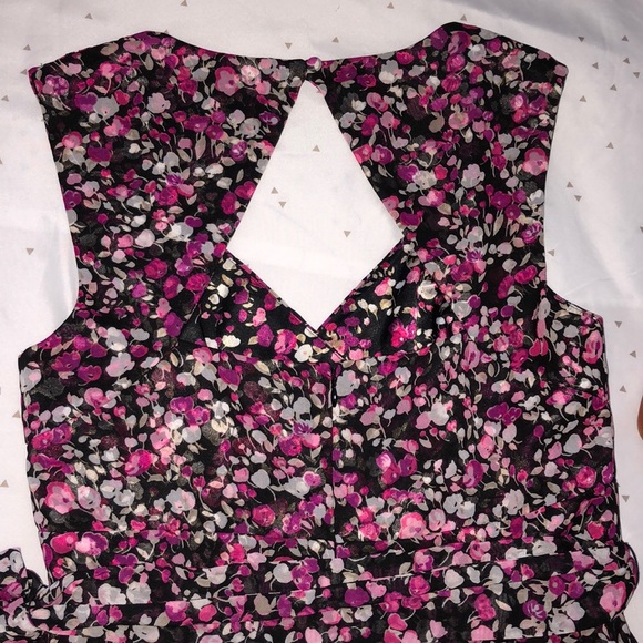 WHITE HOUSE/BLACK MARKET BLACK FLORAL SHEER DRESS - Picture 7 of 8